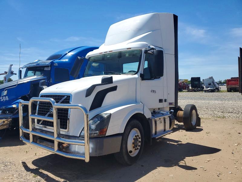 2017 Volvo Vn მანქანა იყიდება აუქციონზე, vin: 4V4N39TG8HN988044, აუქციონის ნომერი: 46199186