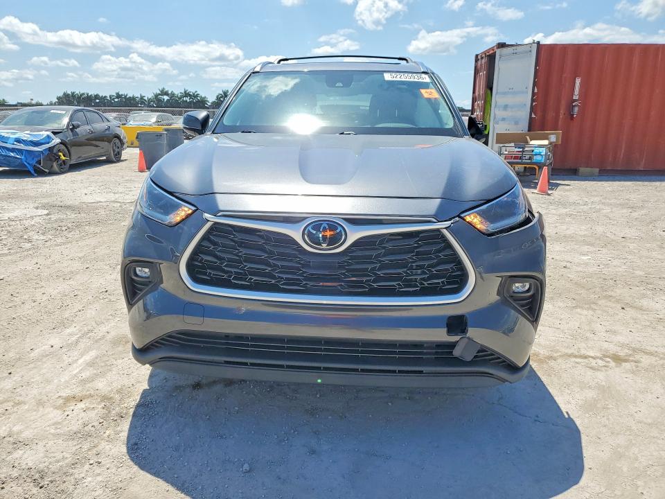 52255936 :رقم المزاد ، 5TDGZRAH4MS537678 vin ، 2021 Toyota Highlander مزاد بيع