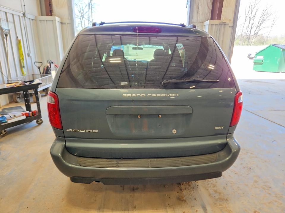 2005 Dodge Grand Caravan მანქანა იყიდება აუქციონზე, vin: 2D4GP44L45R168195, აუქციონის ნომერი: 52352506