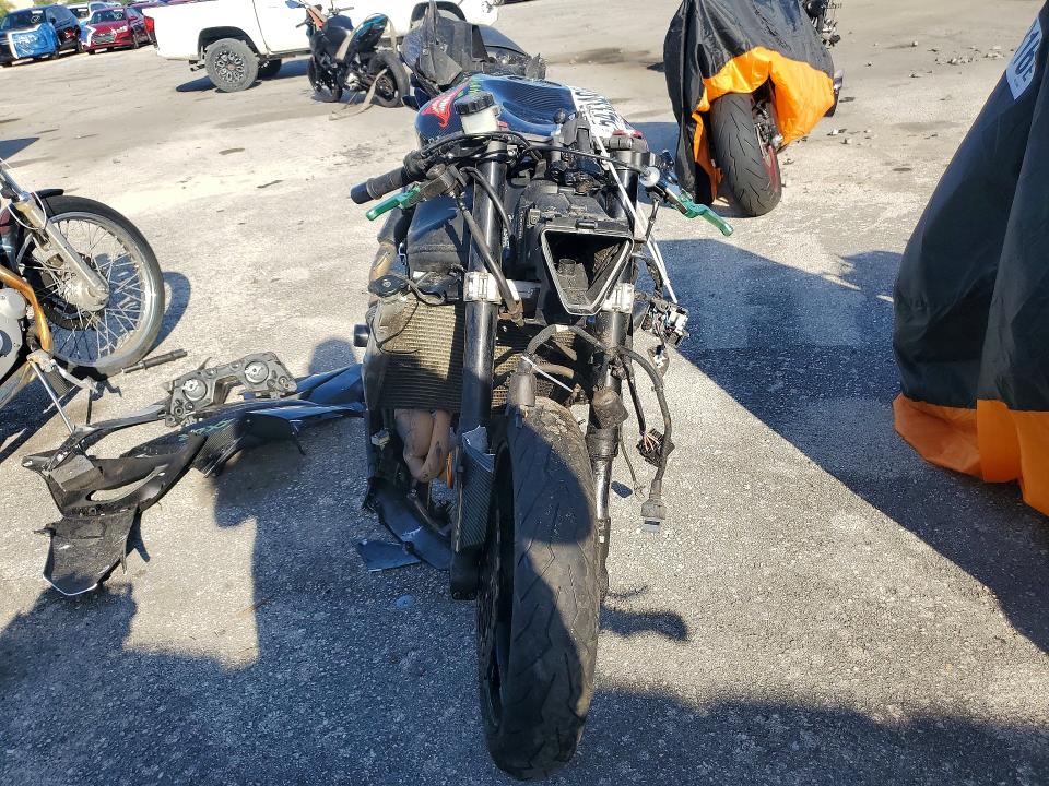 54334926 :رقم المزاد ، JKBZXJE1XGA020082 vin ، 2016 Kawasaki Zx636 مزاد بيع