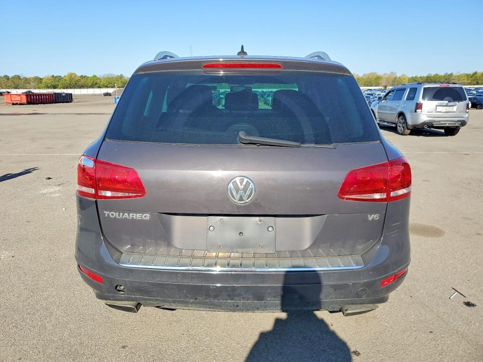 52831596 :رقم المزاد ، WVGFF9BP5BD006746 vin ، 2011 Volkswagen Touareg مزاد بيع