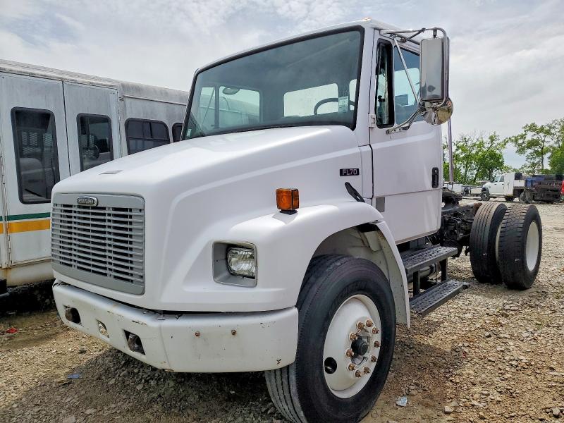 52840336 :رقم المزاد ، 1FUBBUDC44HM87511 vin ، 2004 Freightliner Fl70 مزاد بيع