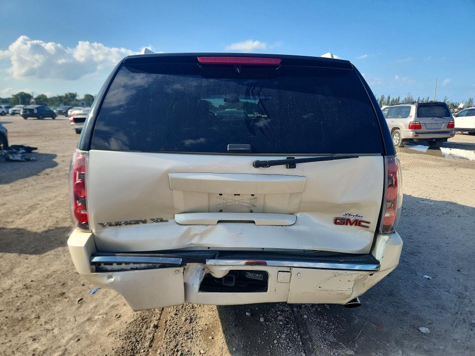 2013 Gmc Yukon Xl მანქანა იყიდება აუქციონზე, vin: 1GKS1MEF6DR359370, აუქციონის ნომერი: 53409426