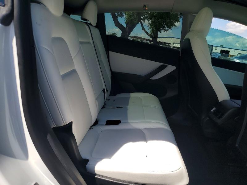 53135966 :رقم المزاد ، 5YJYGAEE5MF138021 vin ، 2021 Tesla Model Y مزاد بيع