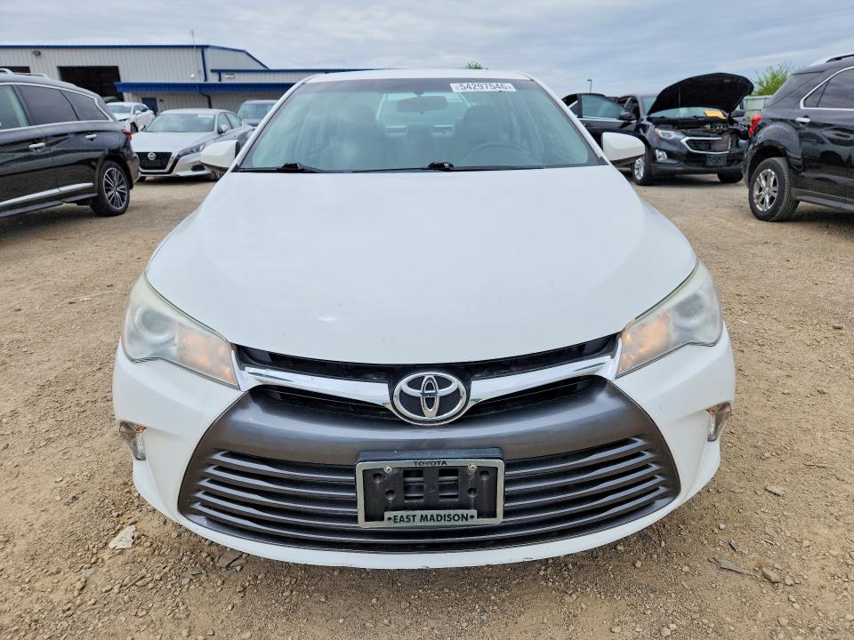 54297546 :رقم المزاد ، 4T1BF1FK8FU985425 vin ، 2015 Toyota Camry مزاد بيع