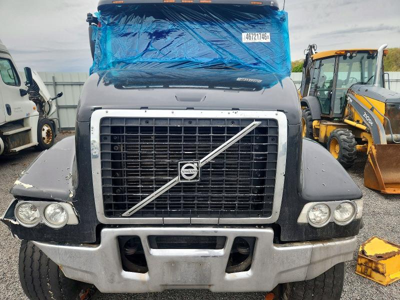 Продажа на аукционе авто 2004 Volvo Vhd, vin: 4V5K99GG04N361579, номер лота: 46721746