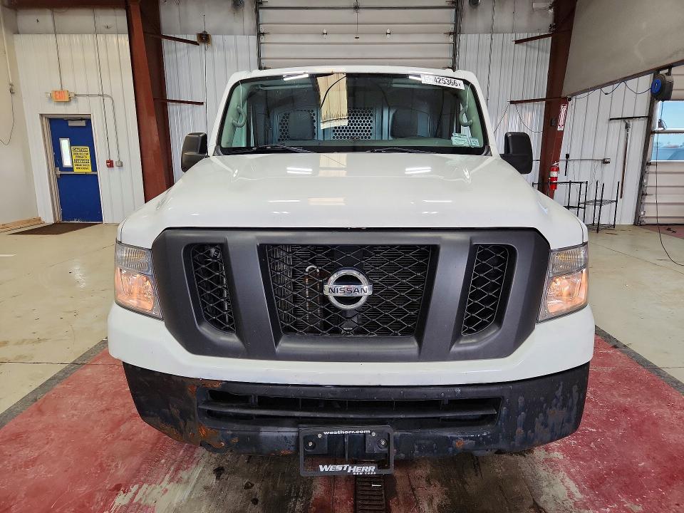 52425366 :رقم المزاد ، 1N6BF0KYXJN805936 vin ، 2018 Nissan Nv مزاد بيع
