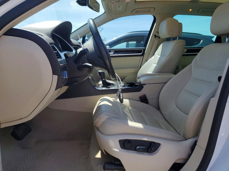 52270496 :رقم المزاد ، WVGEF9BPXDD010483 vin ، 2013 Volkswagen Touareg مزاد بيع
