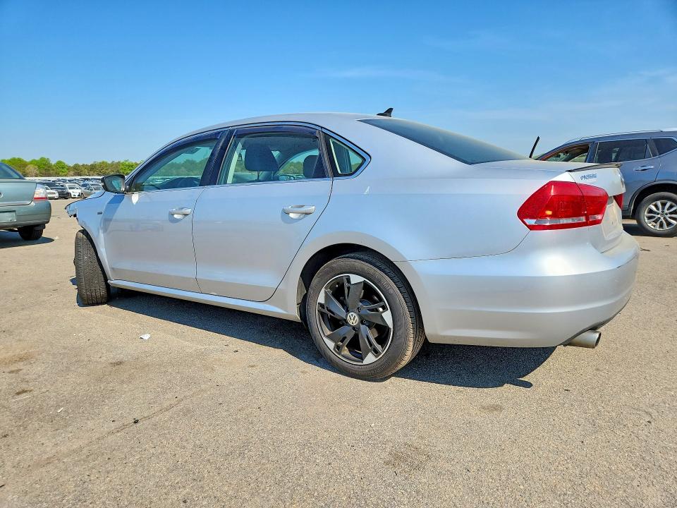 54055366 :رقم المزاد ، 1VWAT7A30FC120818 vin ، 2015 Volkswagen Passat مزاد بيع