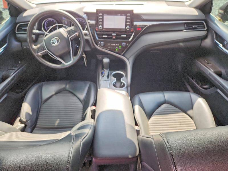 52806406 :رقم المزاد ، 4T1C11AK5NU648008 vin ، 2022 Toyota Camry مزاد بيع