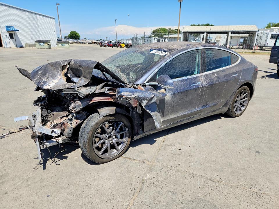 Продажа на аукционе авто 2018 Tesla Model 3, vin: 5YJ3E1EA6JF123679, номер лота: 54887566