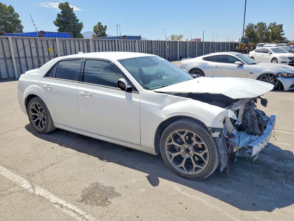 Продажа на аукционе авто 2018 Chrysler 300, vin: 2C3CCABG8JH191561, номер лота: 53965346