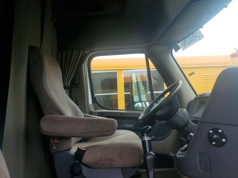 2013 Freightliner Cascadia 125 მანქანა იყიდება აუქციონზე, vin: 1FUJGLDR3DSBR0067, აუქციონის ნომერი: 54682266