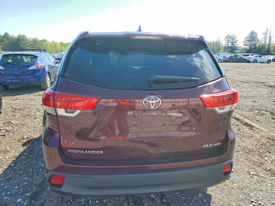 Продажа на аукционе авто 2019 Toyota Highlander, vin: 5TDJZRFH7KS721766, номер лота: 52893356