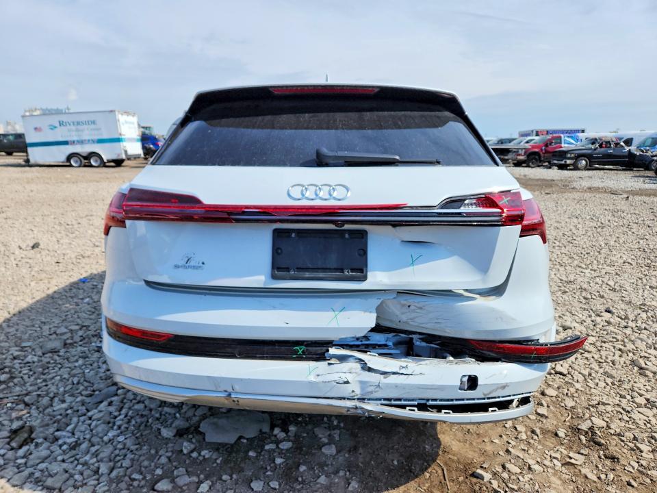 53371086 :رقم المزاد ، WA1LAAGE6KB023723 vin ، 2019 Audi E-tron مزاد بيع