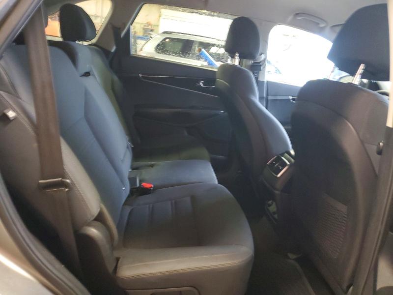 54847616 :رقم المزاد ، 5XYPG4A39HG192437 vin ، 2017 Kia Sorento مزاد بيع