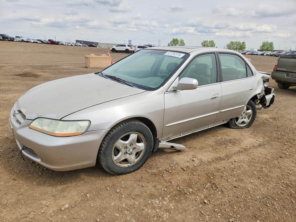 1999 Honda Accord მანქანა იყიდება აუქციონზე, vin: 1HGCG1655XA800025, აუქციონის ნომერი: 52724376