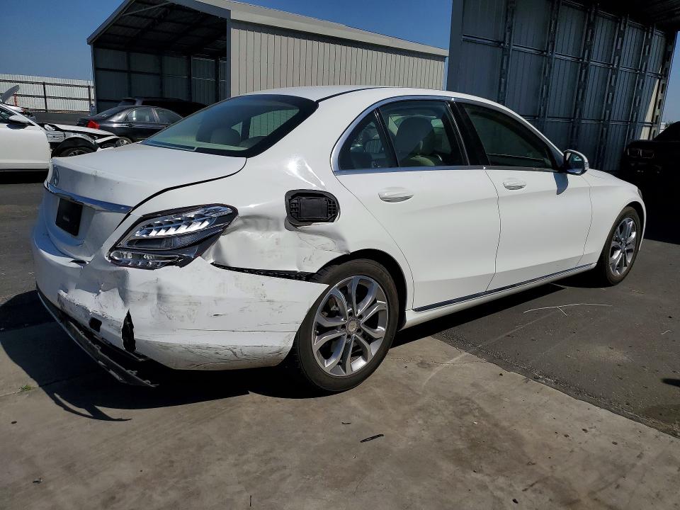 53978236 :رقم المزاد ، 55SWF4JB0FU083518 vin ، 2015 Mercedes-benz C مزاد بيع