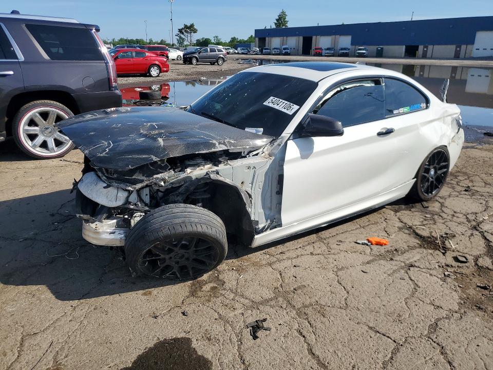 54041106 :رقم المزاد ، WBA1J9C50FVX98800 vin ، 2015 Bmw M235xi مزاد بيع
