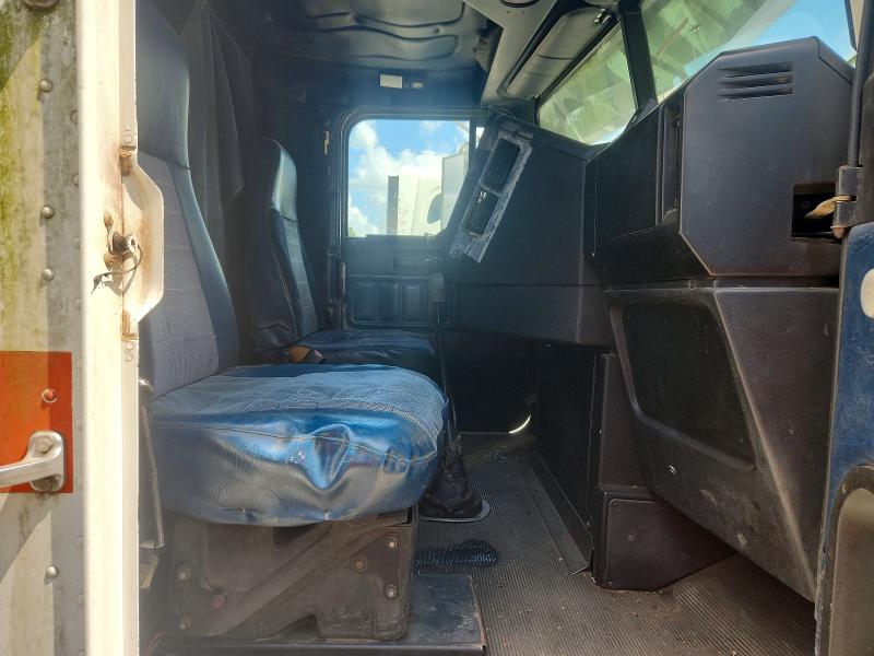 Продажа на аукционе авто 1995 Freightliner Conventional, vin: 1FUY3ECB5SP671039, номер лота: 54904846
