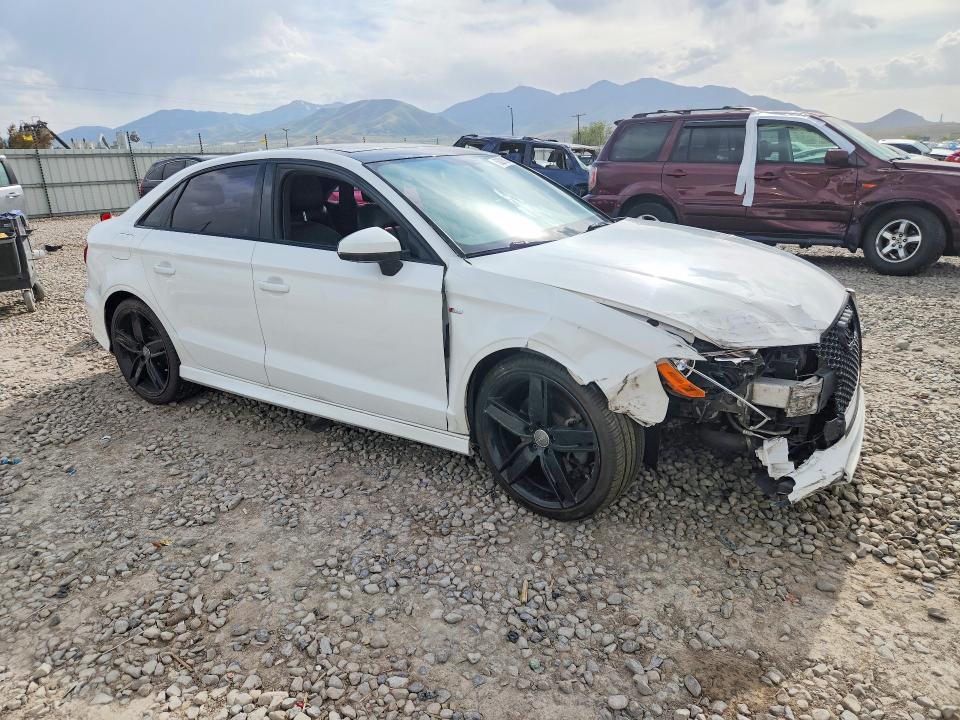 Продажа на аукционе авто 2016 Audi A3, vin: WAUA7GFF6G1040492, номер лота: 53220976