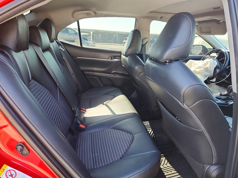 53801046 :رقم المزاد ، 4T1B11HK2KU210897 vin ، 2019 Toyota Camry مزاد بيع