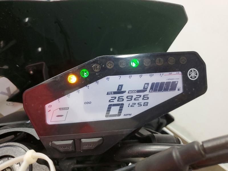 52703306 :رقم المزاد ، JYARN53E5HA001823 vin ، 2017 Yamaha Fz09 مزاد بيع