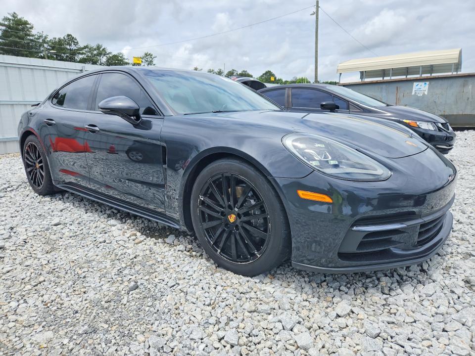 54833616 :رقم المزاد ، WP0AA2A72JL115885 vin ، 2018 Porsche Panamera مزاد بيع