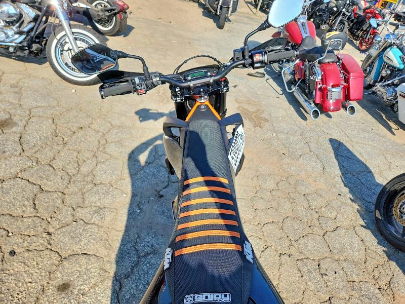 53990736 :رقم المزاد ، VBKLSV403RM762760 vin ، 2024 Ktm 690 مزاد بيع