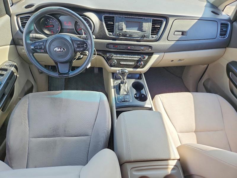 55137286 :رقم المزاد ، KNDMB5C18F6040054 vin ، 2015 Kia Sedona مزاد بيع