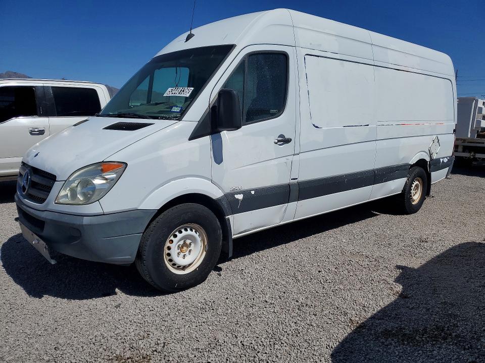 53448136 :رقم المزاد ، WD3PE8CB9B5606408 vin ، 2011 Mercedes Benz Sprinter مزاد بيع