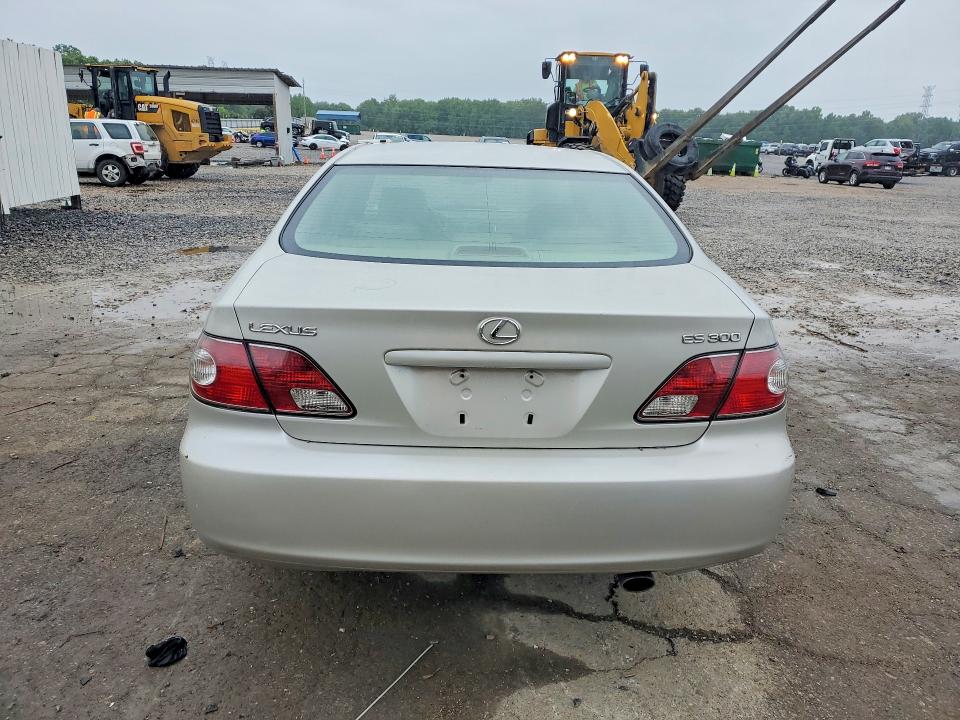 51404146 :رقم المزاد ، JTHBF30G720082882 vin ، 2002 Lexus Es مزاد بيع