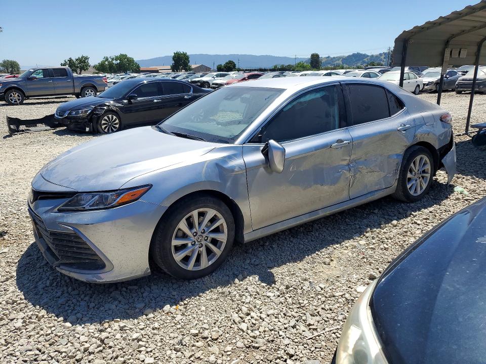 52923126 :رقم المزاد ، 4T1C11AK3RU862713 vin ، 2024 Toyota Camry مزاد بيع