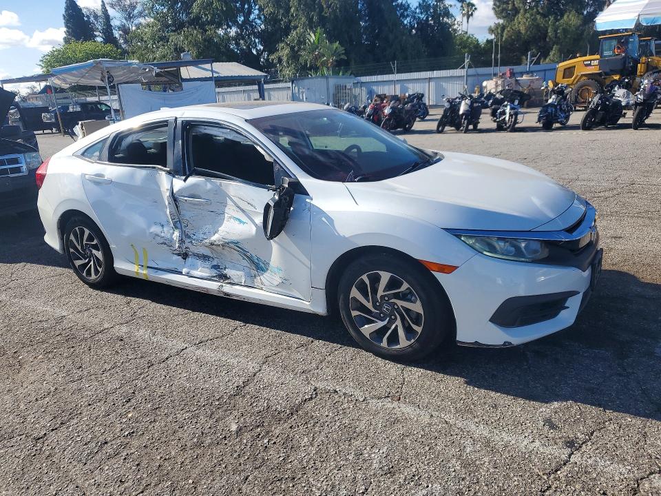 Продажа на аукционе авто 2018 Honda Civc, vin: 2HGFC2F76JH511888, номер лота: 55609596