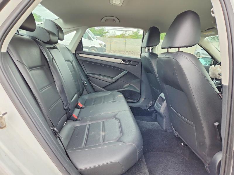 50724506 :رقم المزاد ، 1VWAS7A3XFC020812 vin ، 2015 Volkswagen Passat مزاد بيع