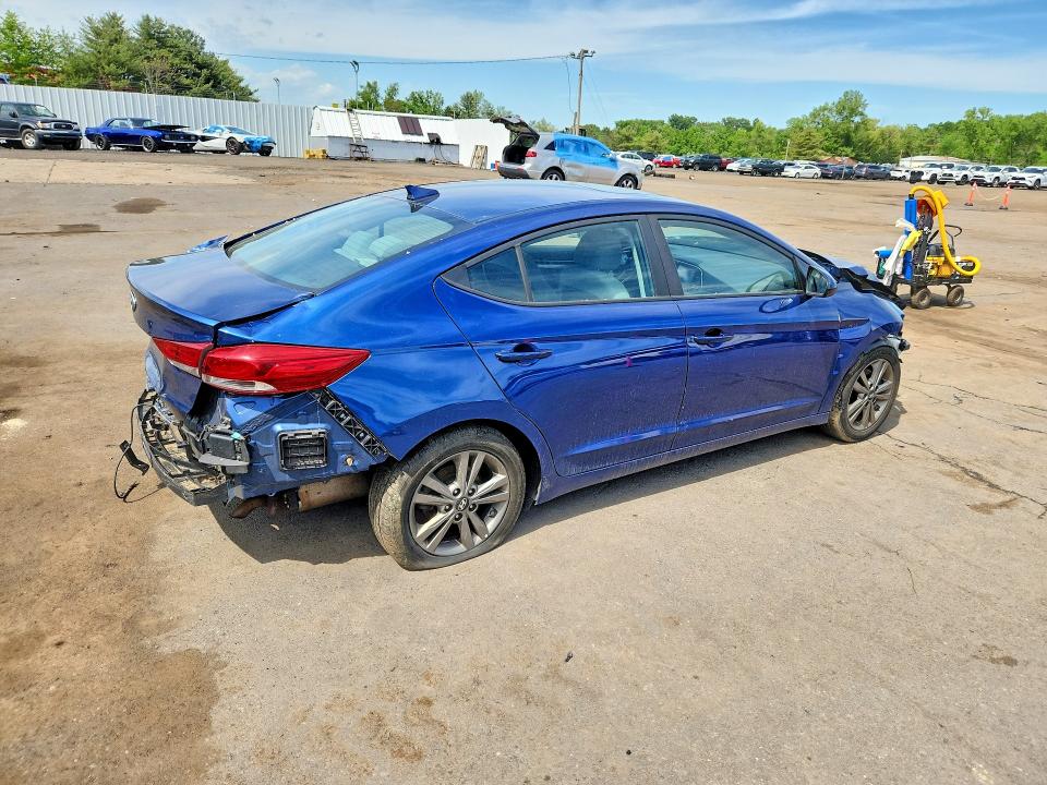 54585476 :رقم المزاد ، 5NPD84LF3JH384555 vin ، 2018 Hyundai Elantra مزاد بيع