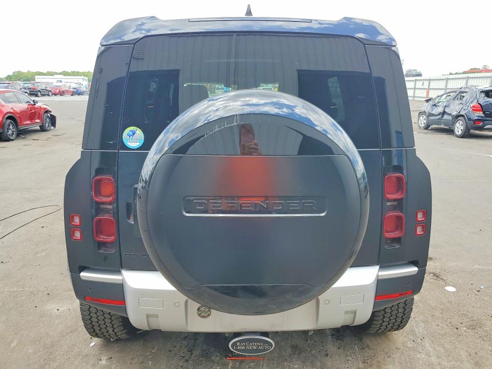 Продаж на аукціоні авто 2024 Land Rover Defender, vin: SALEJ7EX9R2284465, номер лоту: 55024166