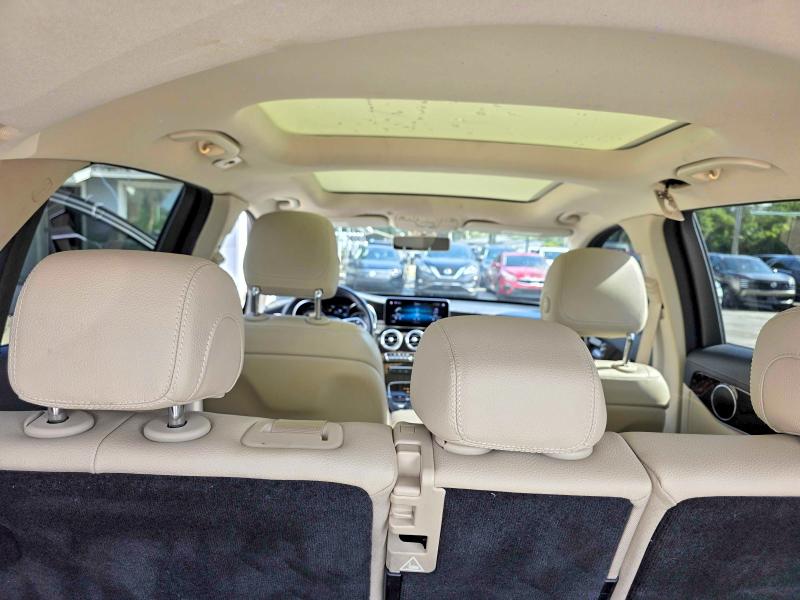55102626 :رقم المزاد ، W1N0G8DB2LF806731 vin ، 2020 Mercedes-benz Glc مزاد بيع
