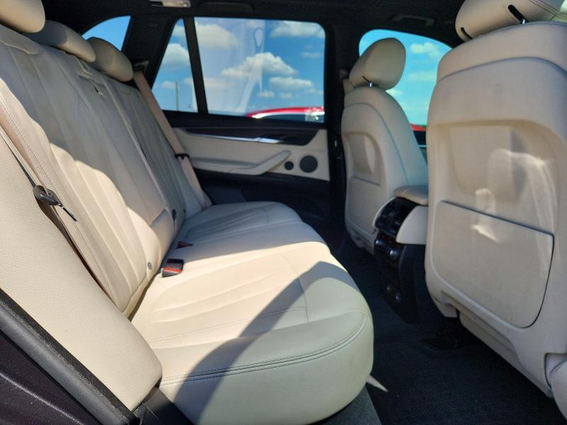 53901396 :رقم المزاد ، 5UXKR2C51J0X09506 vin ، 2018 Bmw X5 مزاد بيع