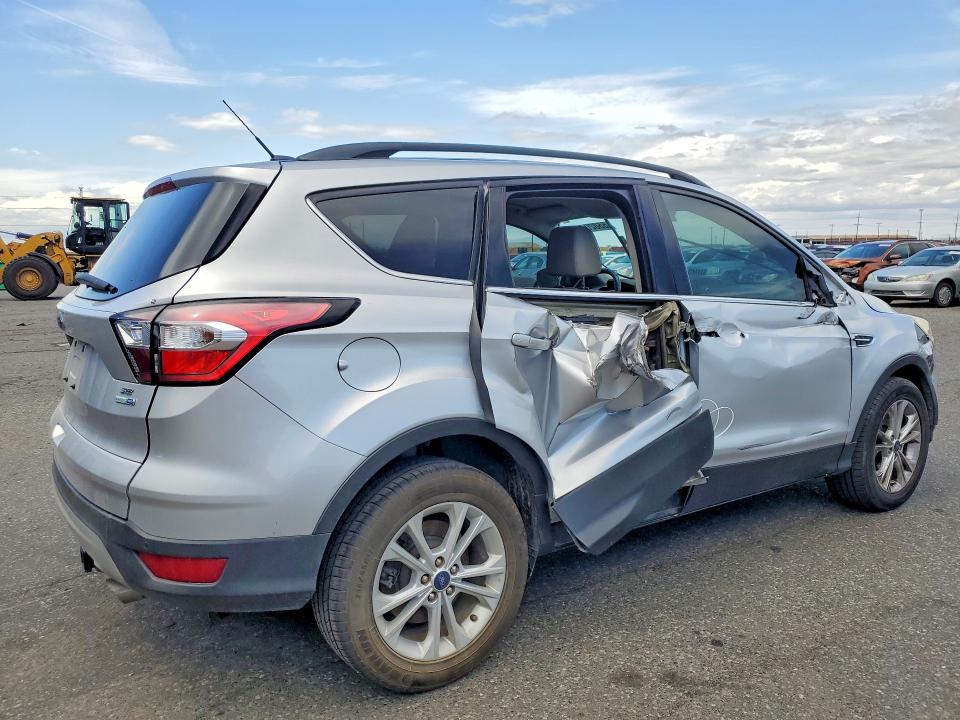 Продажа на аукционе авто 2017 Ford Escape, vin: 1FMCU9G9XHUE30452, номер лота: 55020416