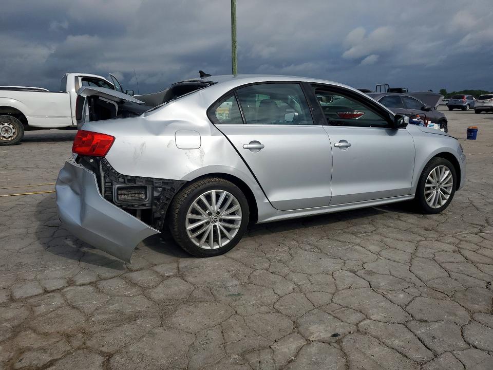 54970616 :رقم المزاد ، 3VWL17AJ3EM404132 vin ، 2014 Volkswagen Jetta مزاد بيع