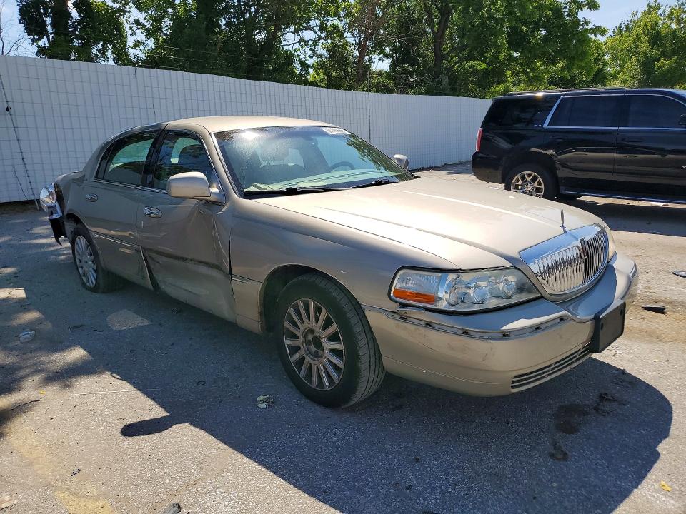 Auction sale of the 2005 Lincoln Town Car, vin: 1LNHM81W85Y668867, lot number: 55190686