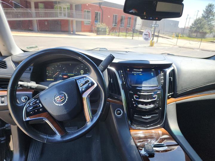 Продажа на аукционе авто 2015 Cadillac Escalade, vin: 1GYS4CKJXFR305170, номер лота: 52453716