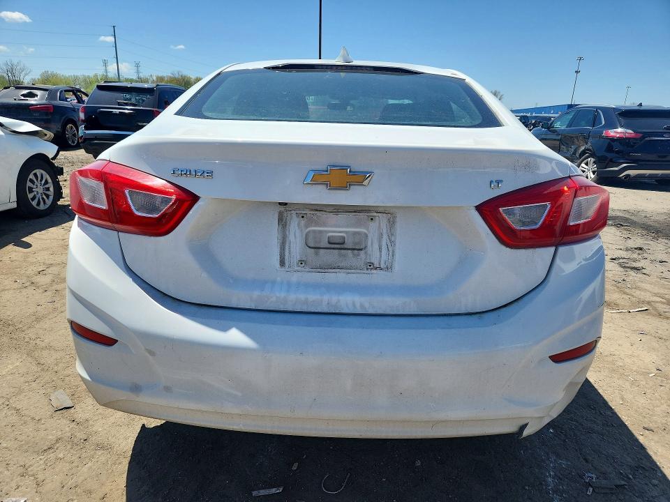 2017 Chevrolet Cruze მანქანა იყიდება აუქციონზე, vin: 1G1BE5SMXH7113103, აუქციონის ნომერი: 52029556