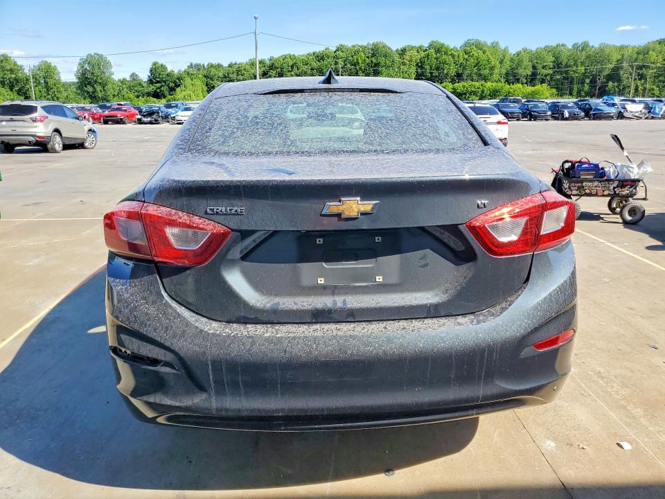 53784756 :رقم المزاد ، 1G1BE5SM7J7116949 vin ، 2018 Chevrolet Cruze مزاد بيع