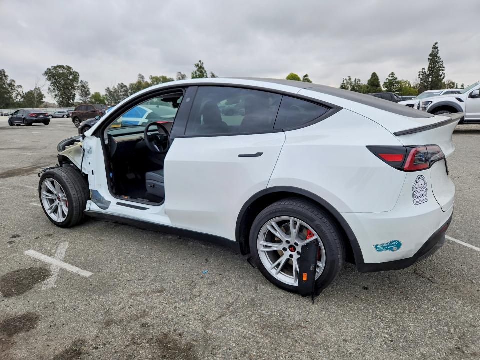 2024 Tesla Model Y მანქანა იყიდება აუქციონზე, vin: 7SAYGDEE9RF075162, აუქციონის ნომერი: 54643376