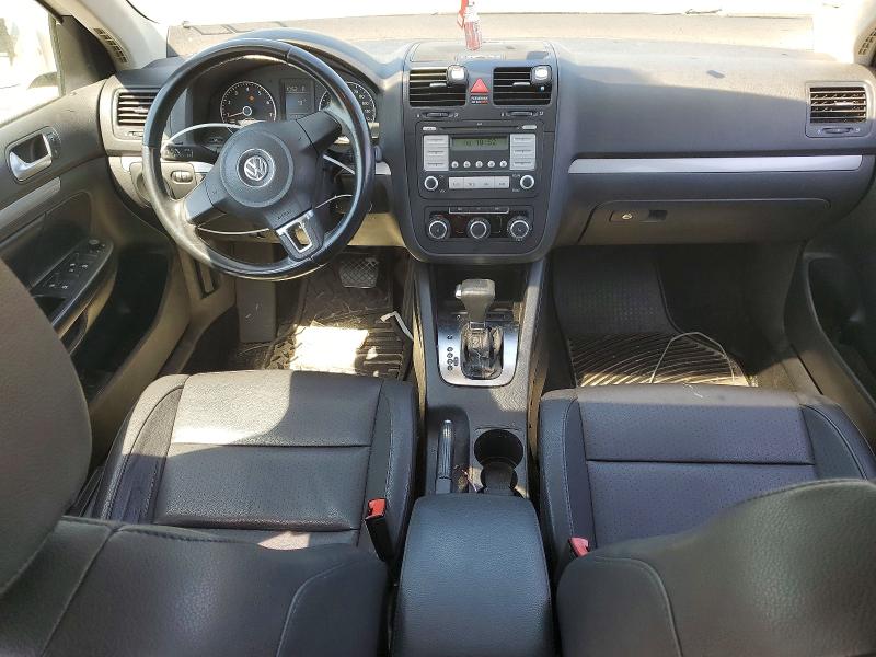 53518936 :رقم المزاد ، 3VWRZ7AJ0AM123953 vin ، 2010 Volkswagen Jetta مزاد بيع