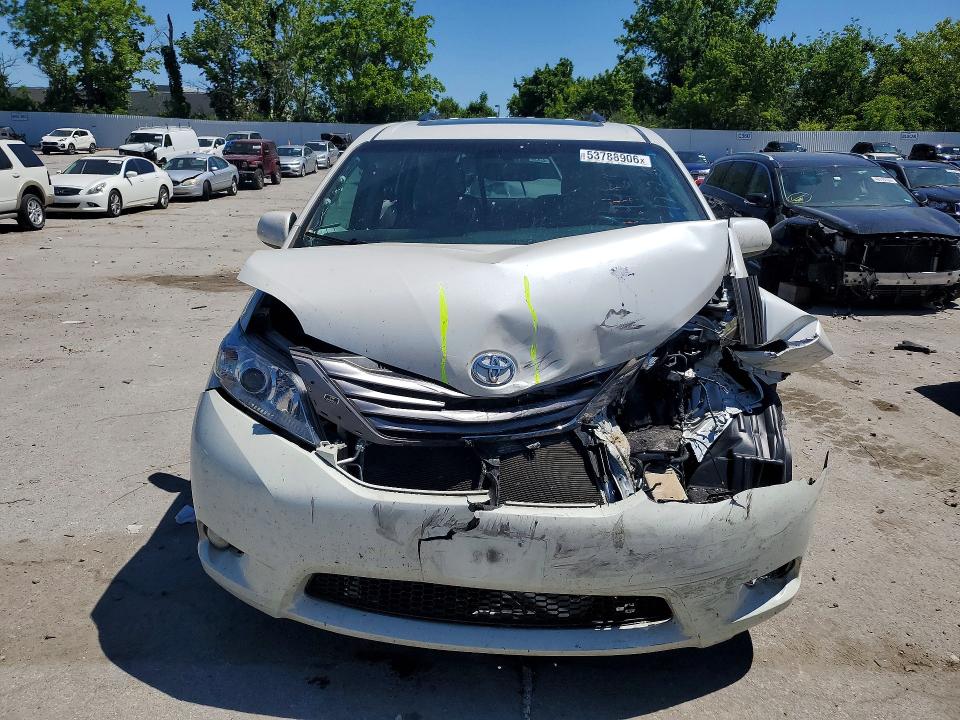 53788906 :رقم المزاد ، 5TDYZ3DC2HS821415 vin ، 2017 Toyota Sienna مزاد بيع