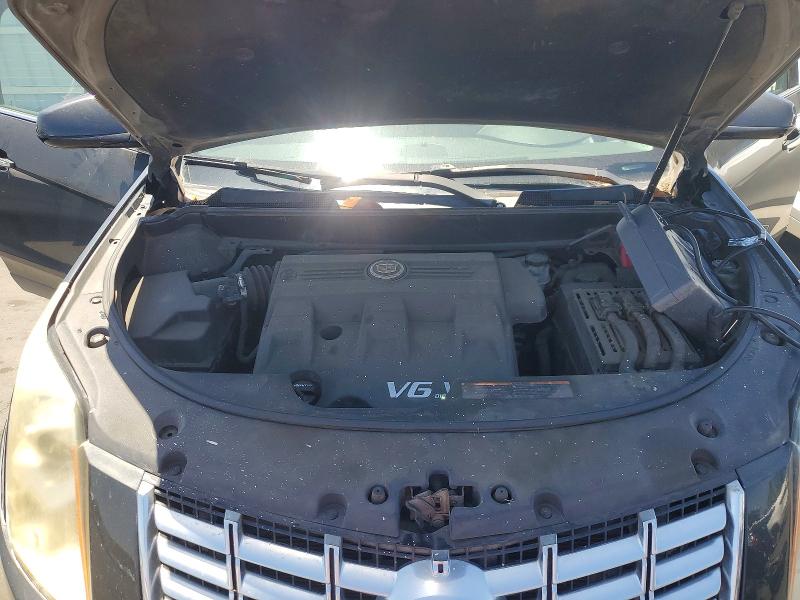 53672186 :رقم المزاد ، 3GYFNBE34FS524337 vin ، 2015 Cadillac Srx مزاد بيع