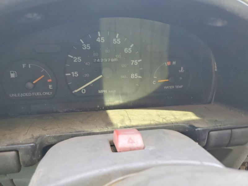 1993 Geo Metro მანქანა იყიდება აუქციონზე, vin: 2C1MR2469P6775364, აუქციონის ნომერი: 53442896